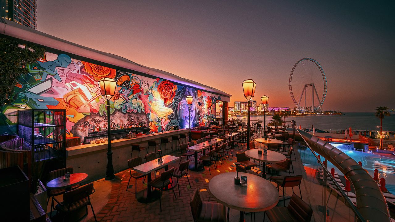 یک کافه در دبی